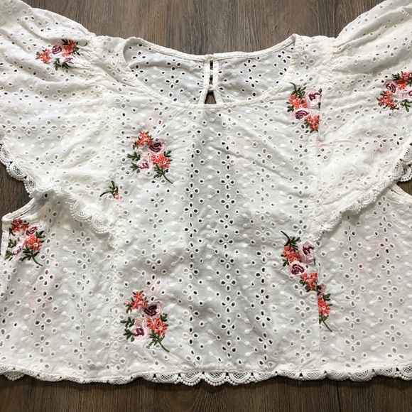 Vintage Embroidered Eyelet Crop Top - Picture 10 of 17